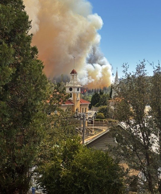 Dove Fire smoke over Sonora