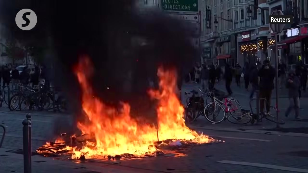 Street fire in Paris